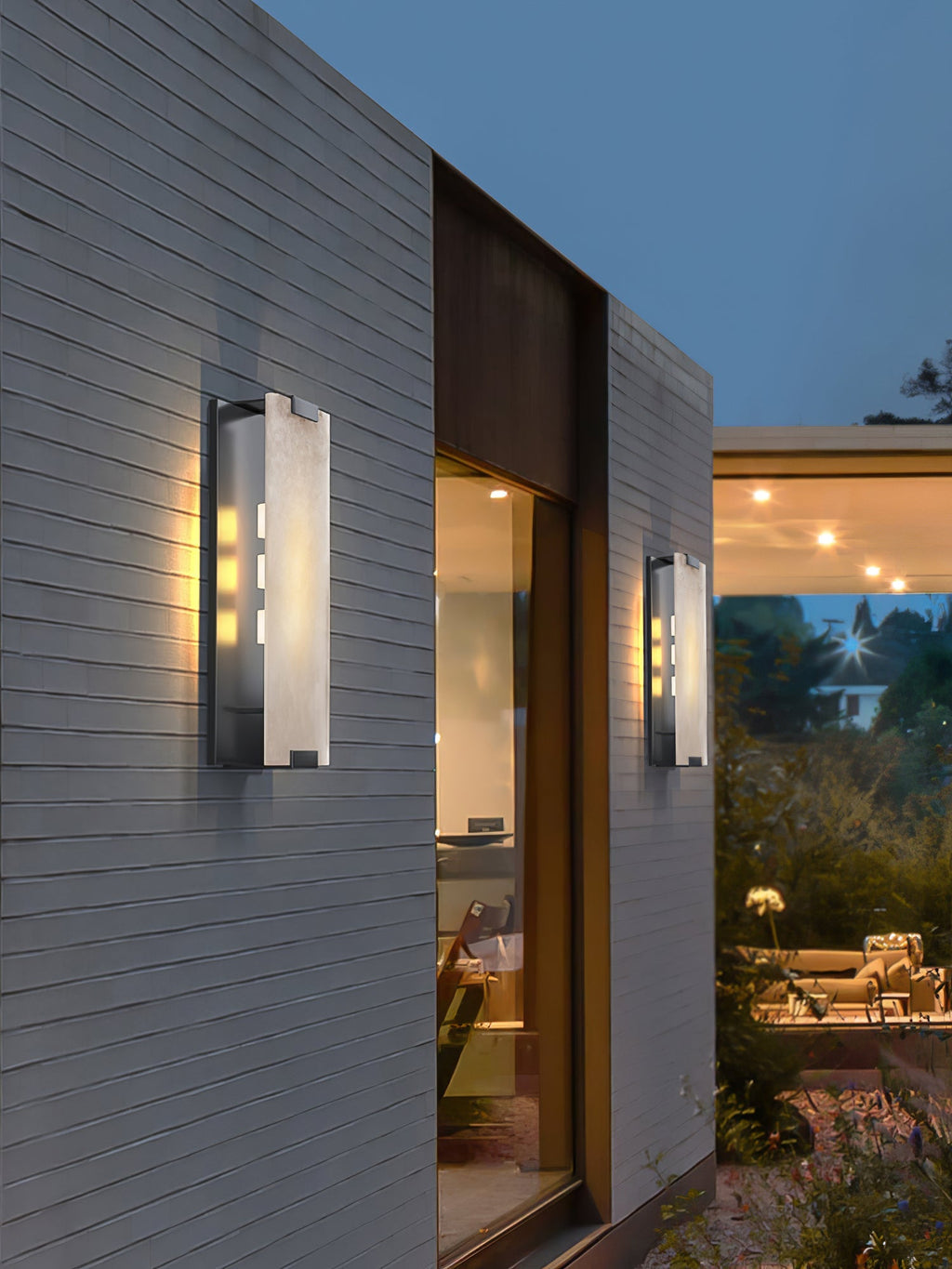 Roux Wall Lamp