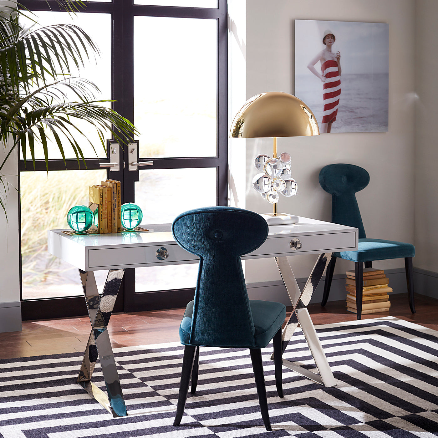 AVA Table Lamp