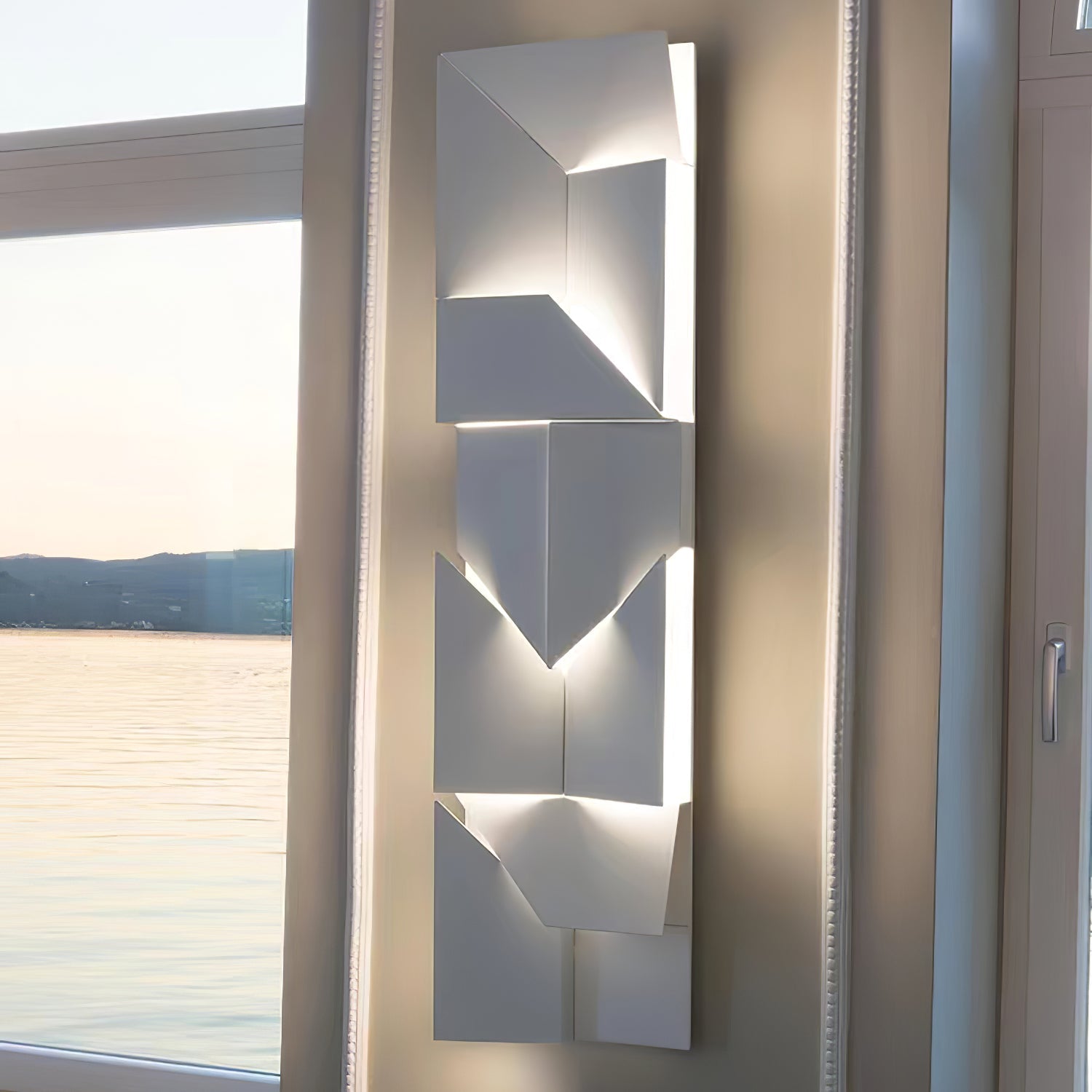 Shadows Wall Lamp