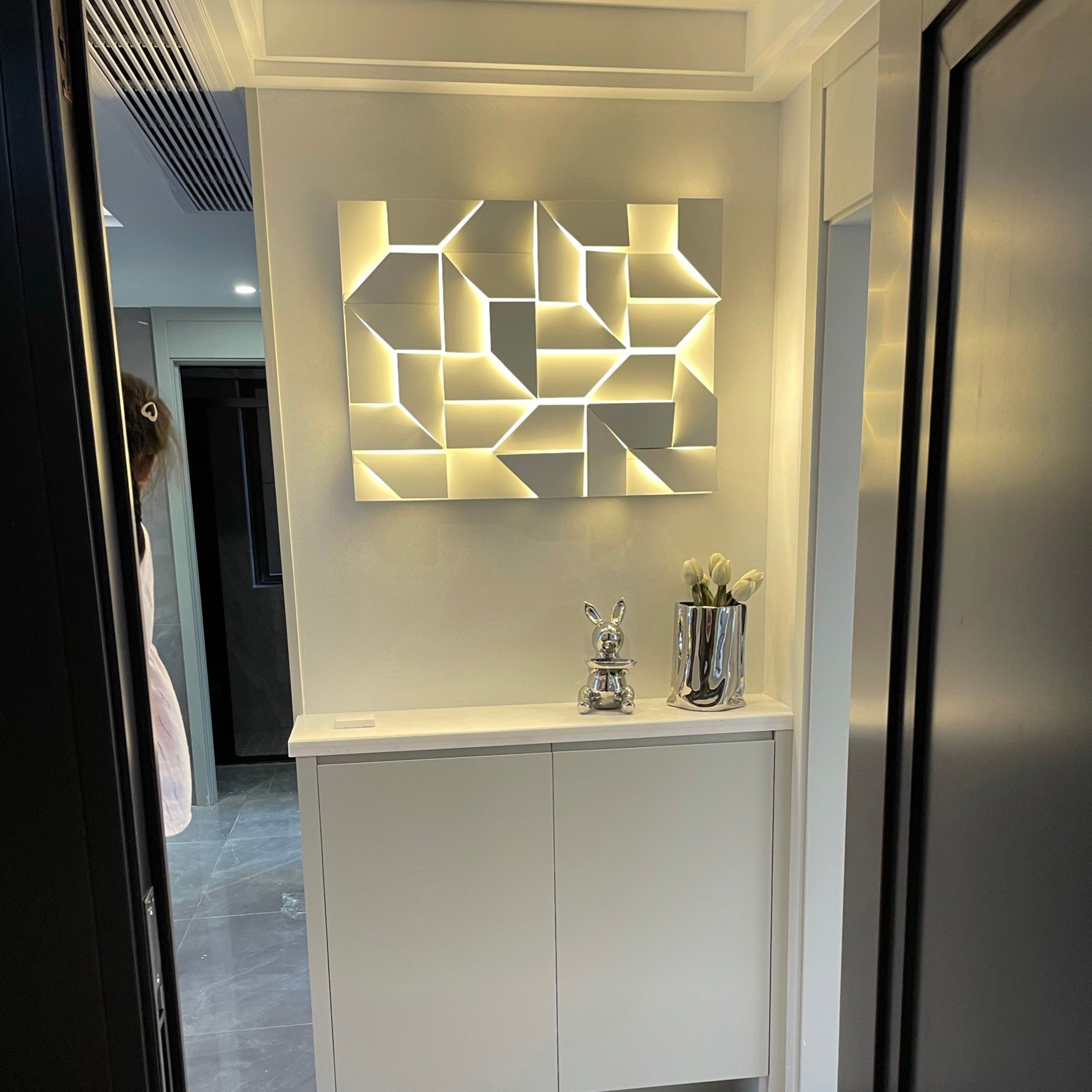Shadows Wall Lamp