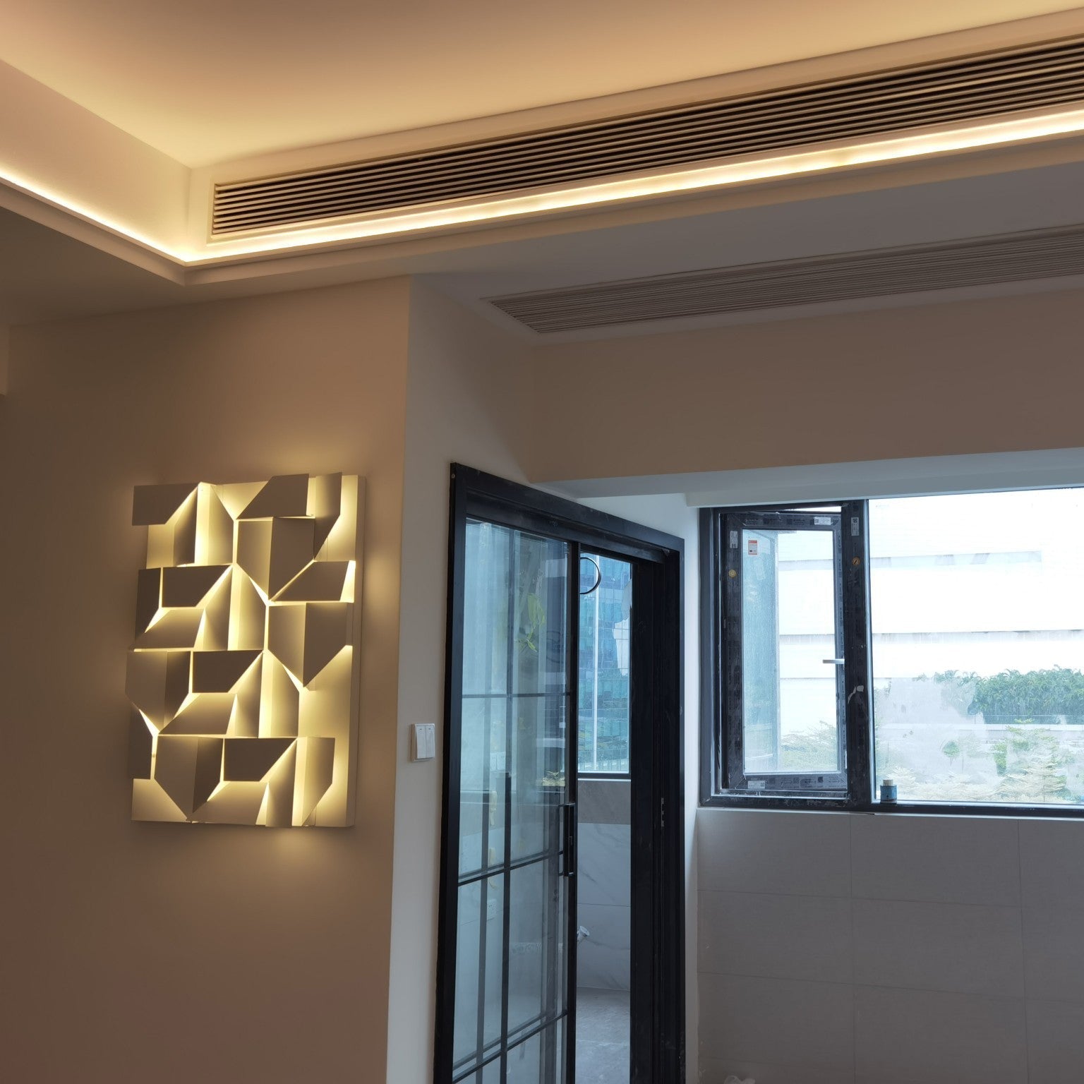 Shadows Wall Lamp