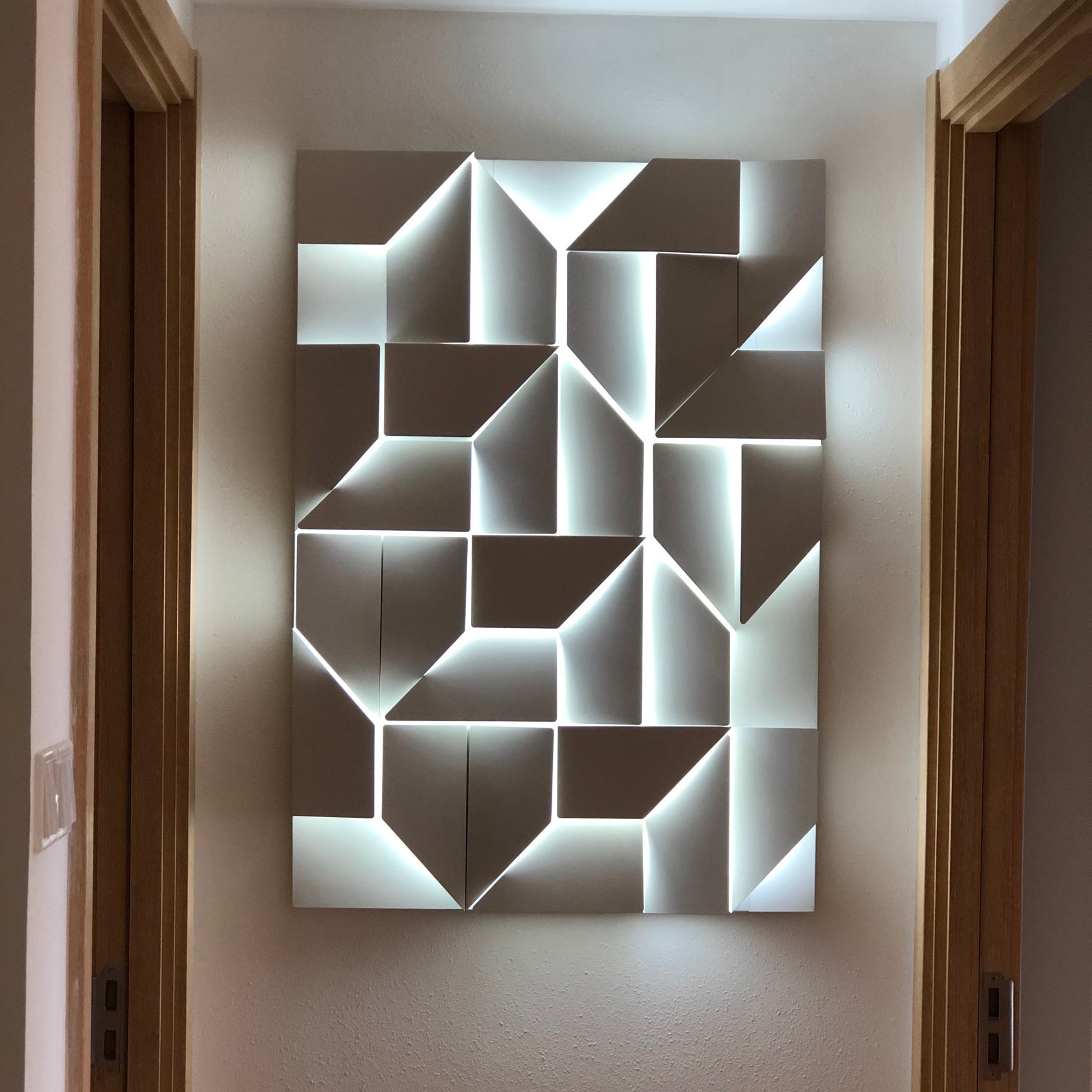 Shadows Wall Lamp