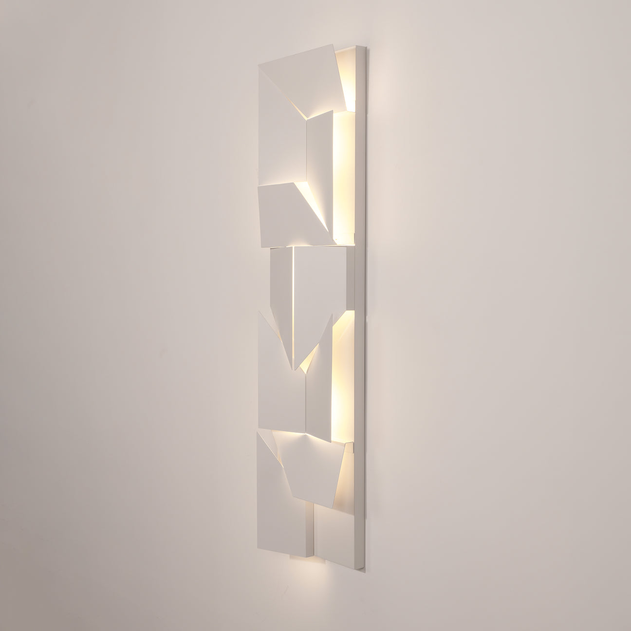 Shadows Wall Lamp