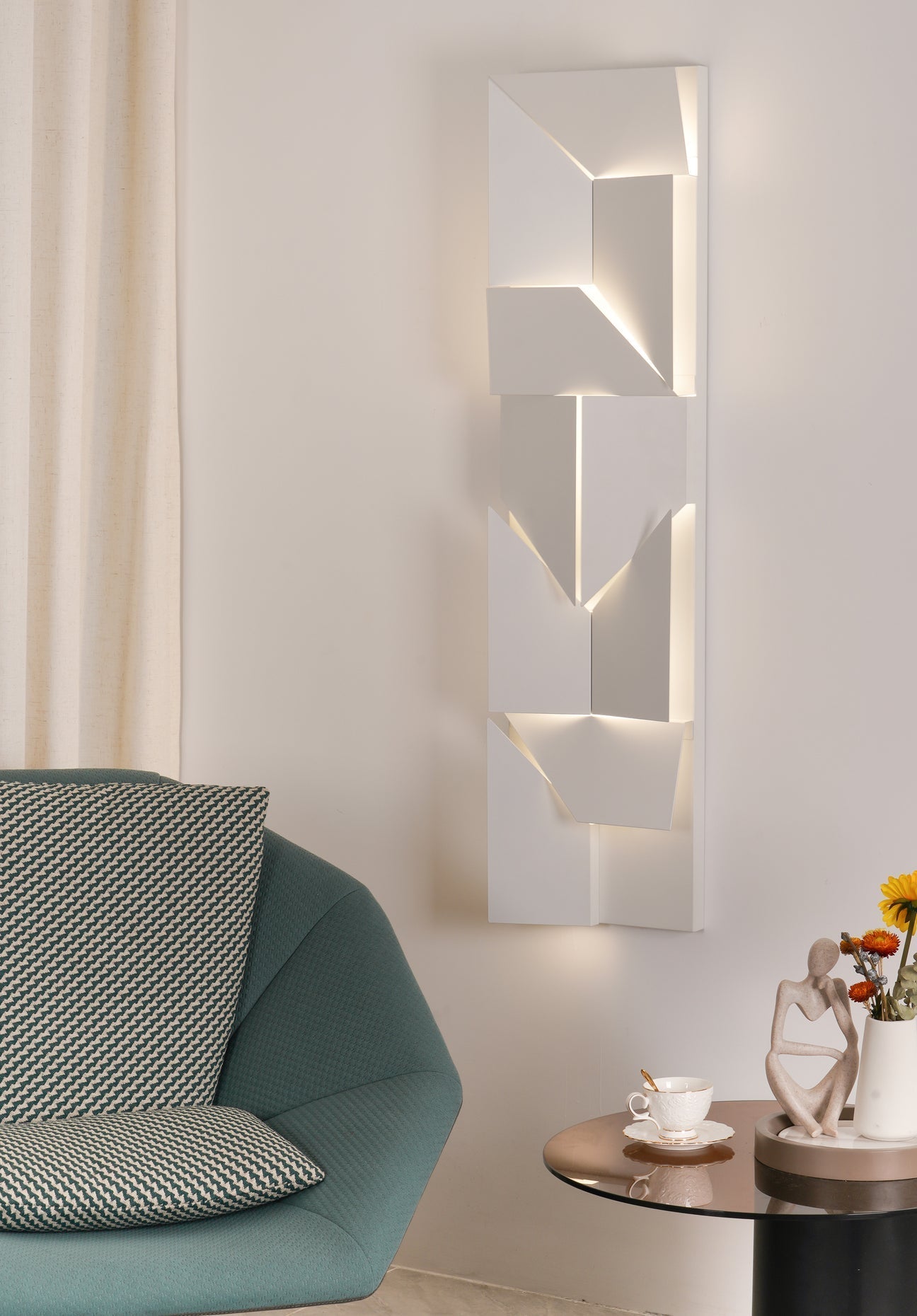 Shadows Wall Lamp