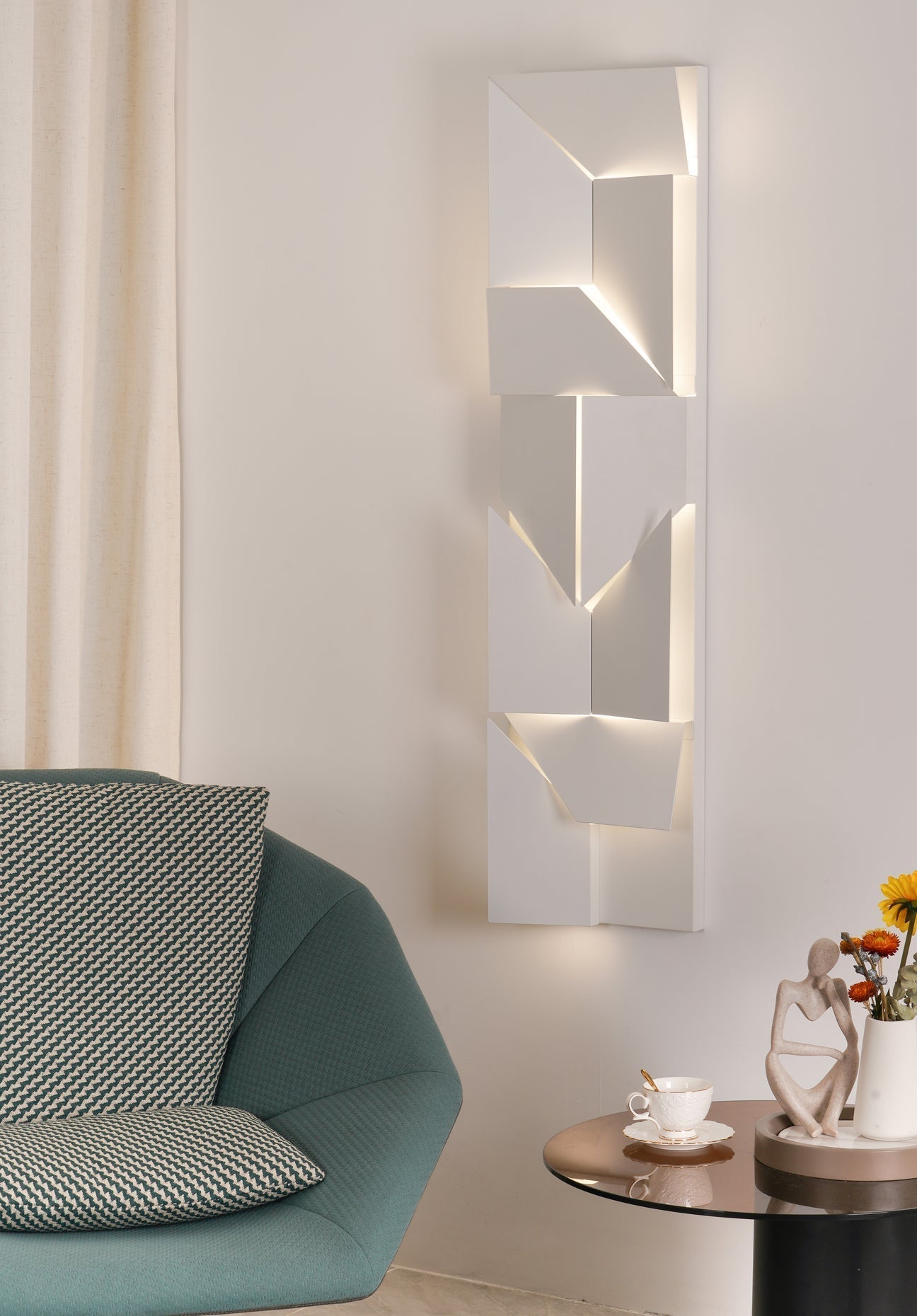 Shadows Wall Lamp