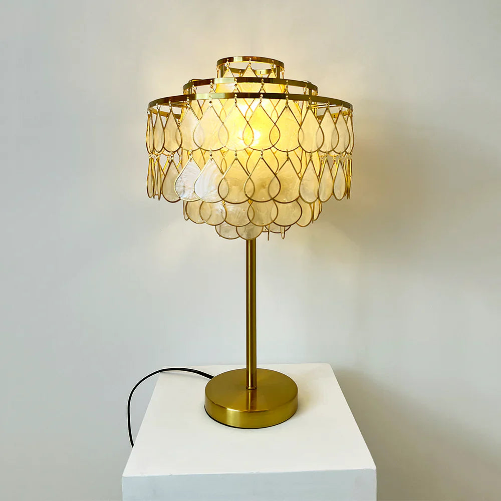 Shell Teardrops Table Lamp