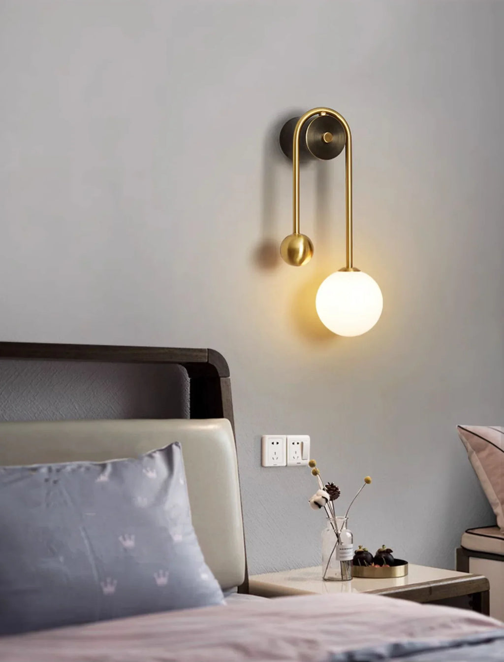 Spherical Light Luxury Wall Lamp
