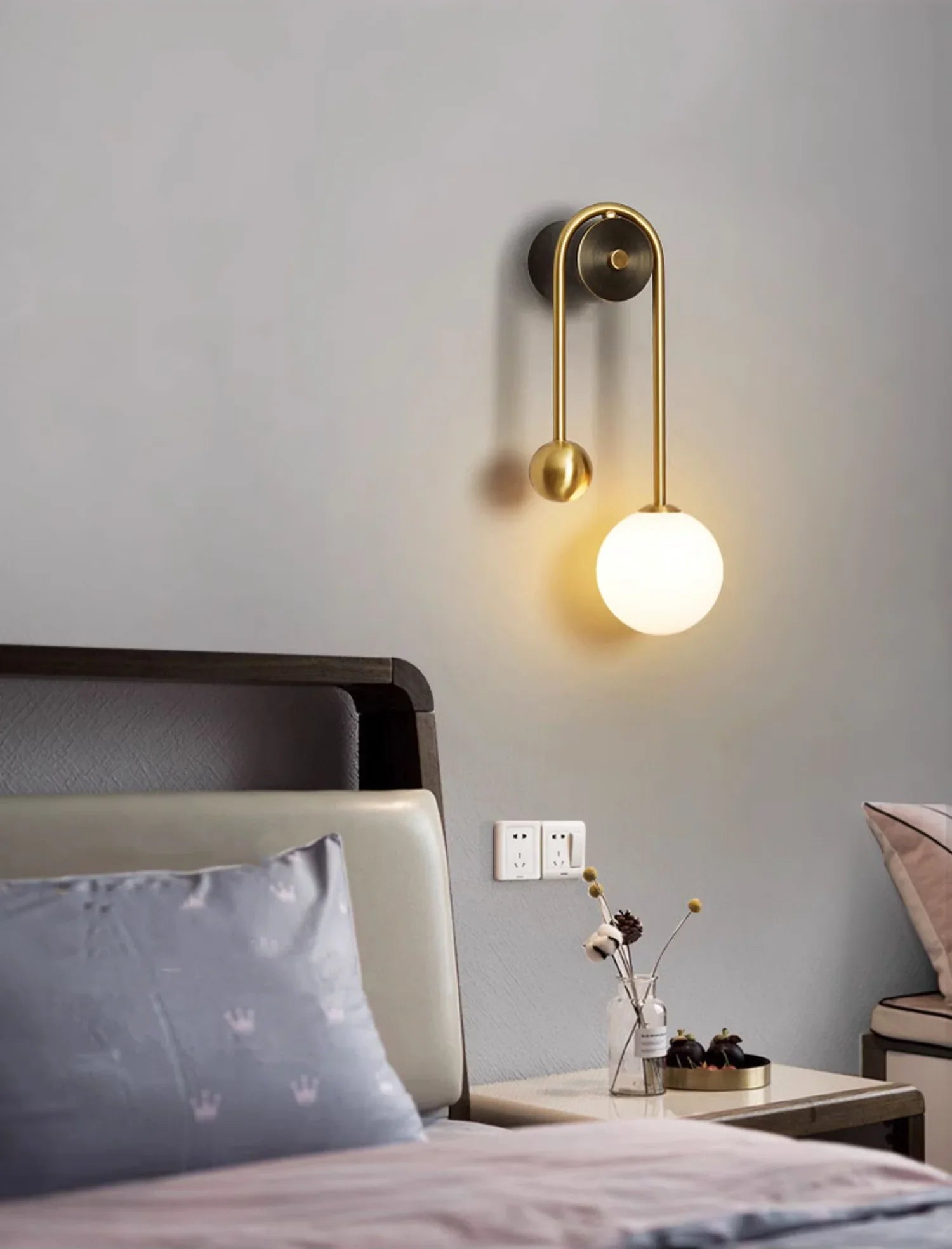 Spherical Light Luxury Wall Lamp