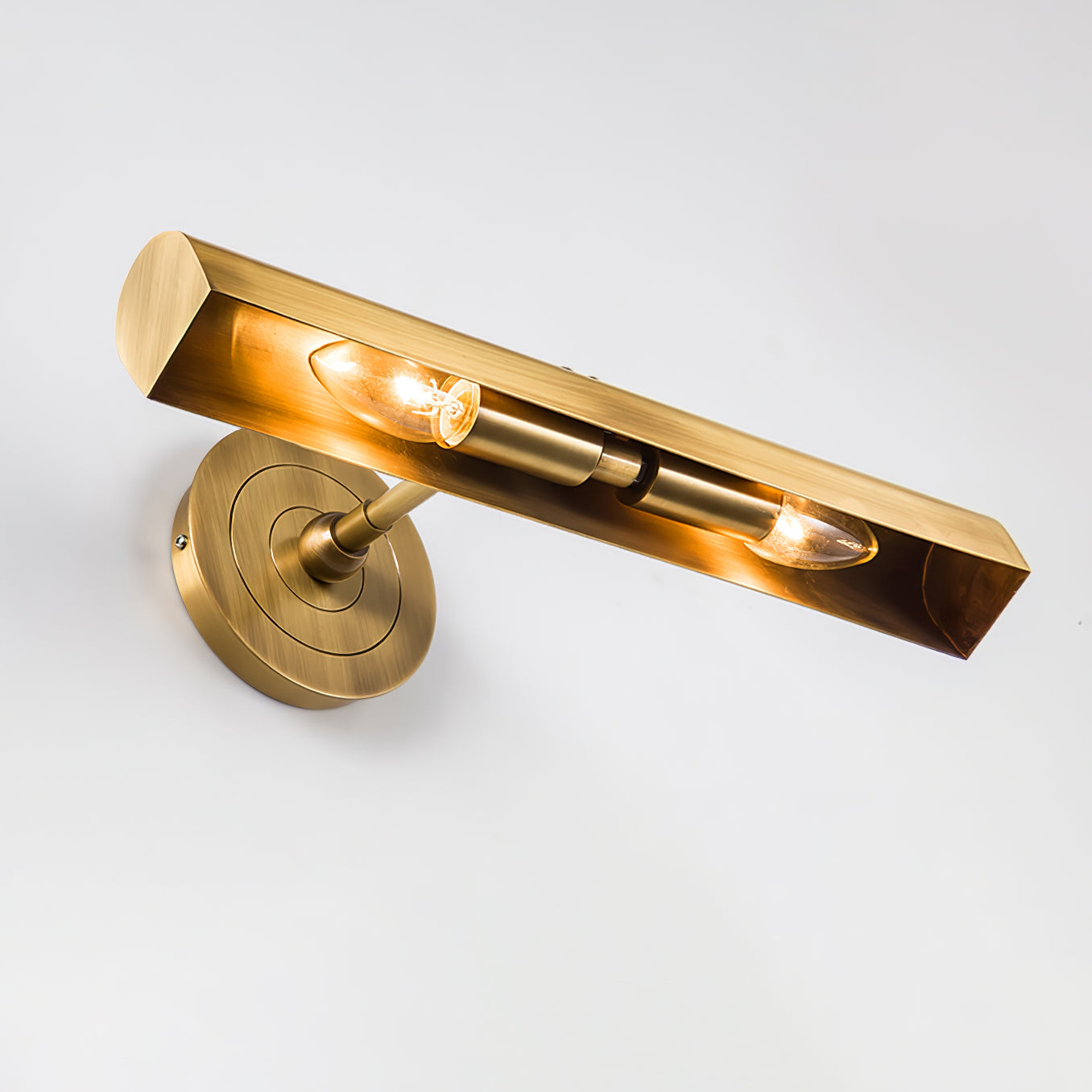 Swanson Wall Lamp