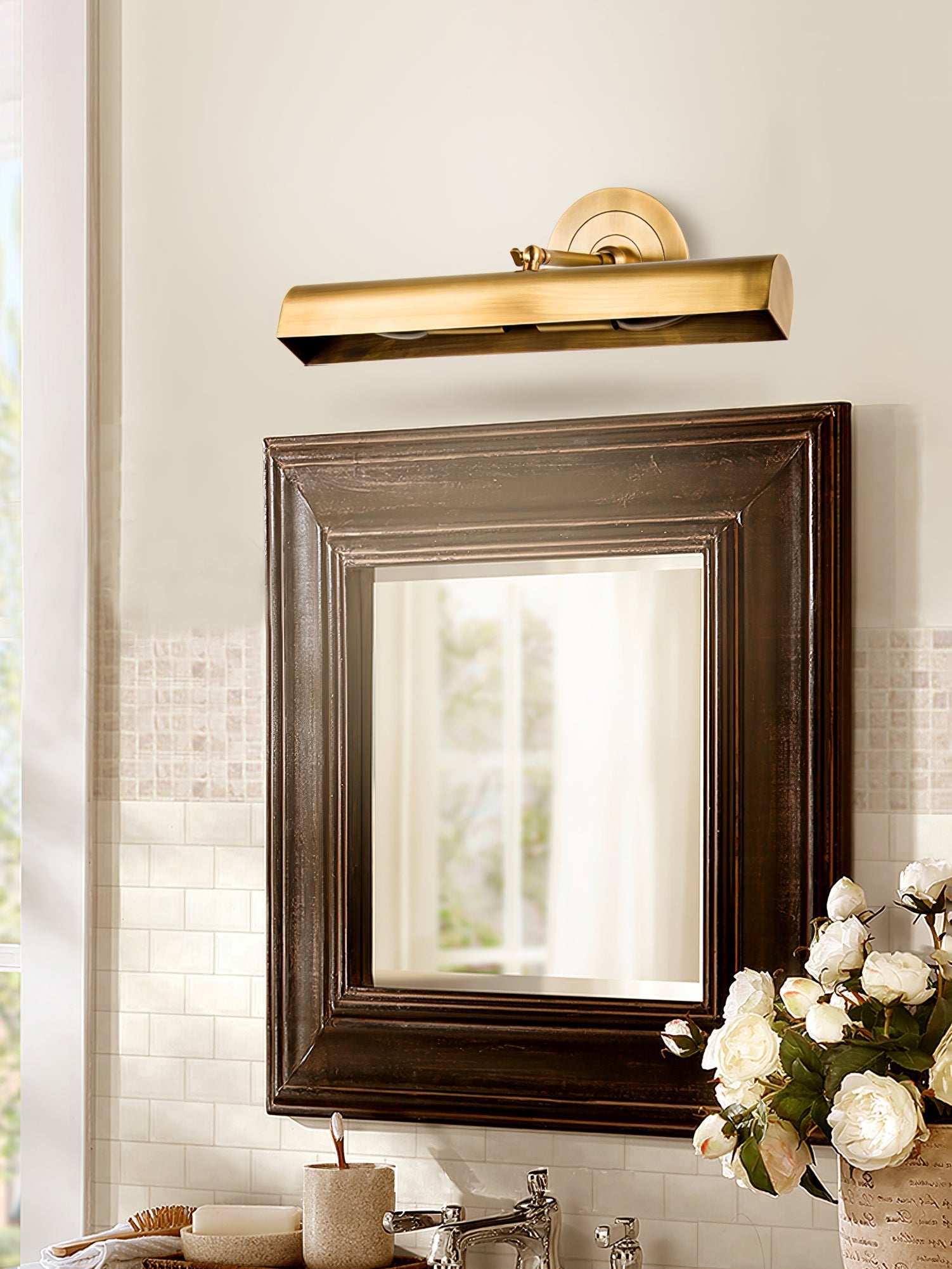 Swanson Wall Lamp