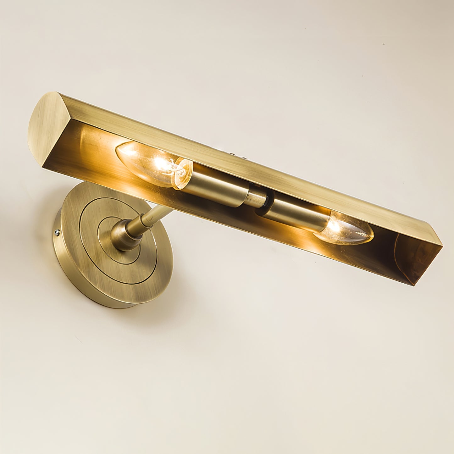 Swanson Wall Lamp