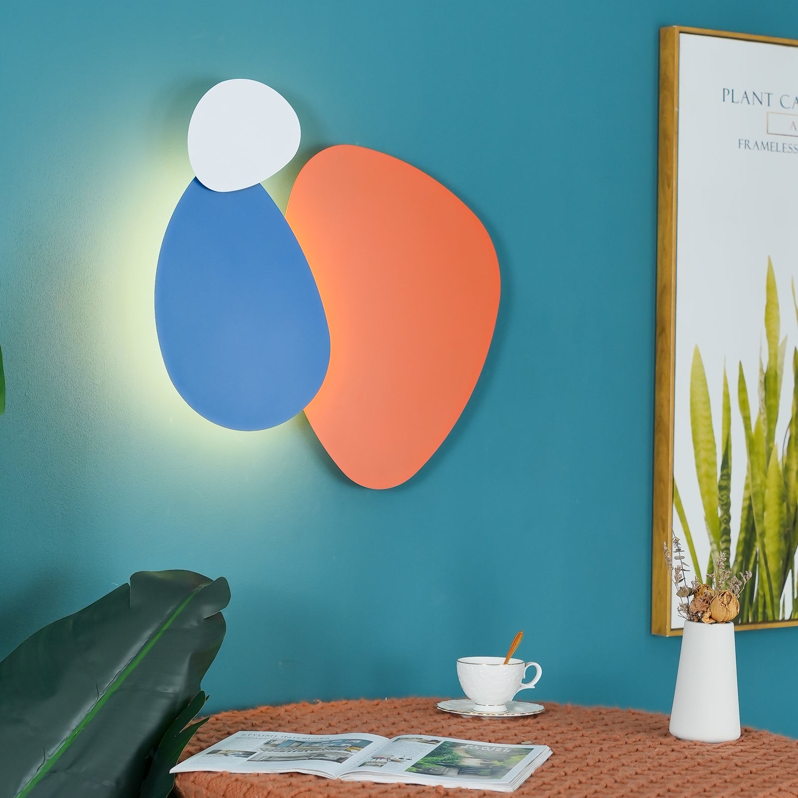 Tria Wall Light