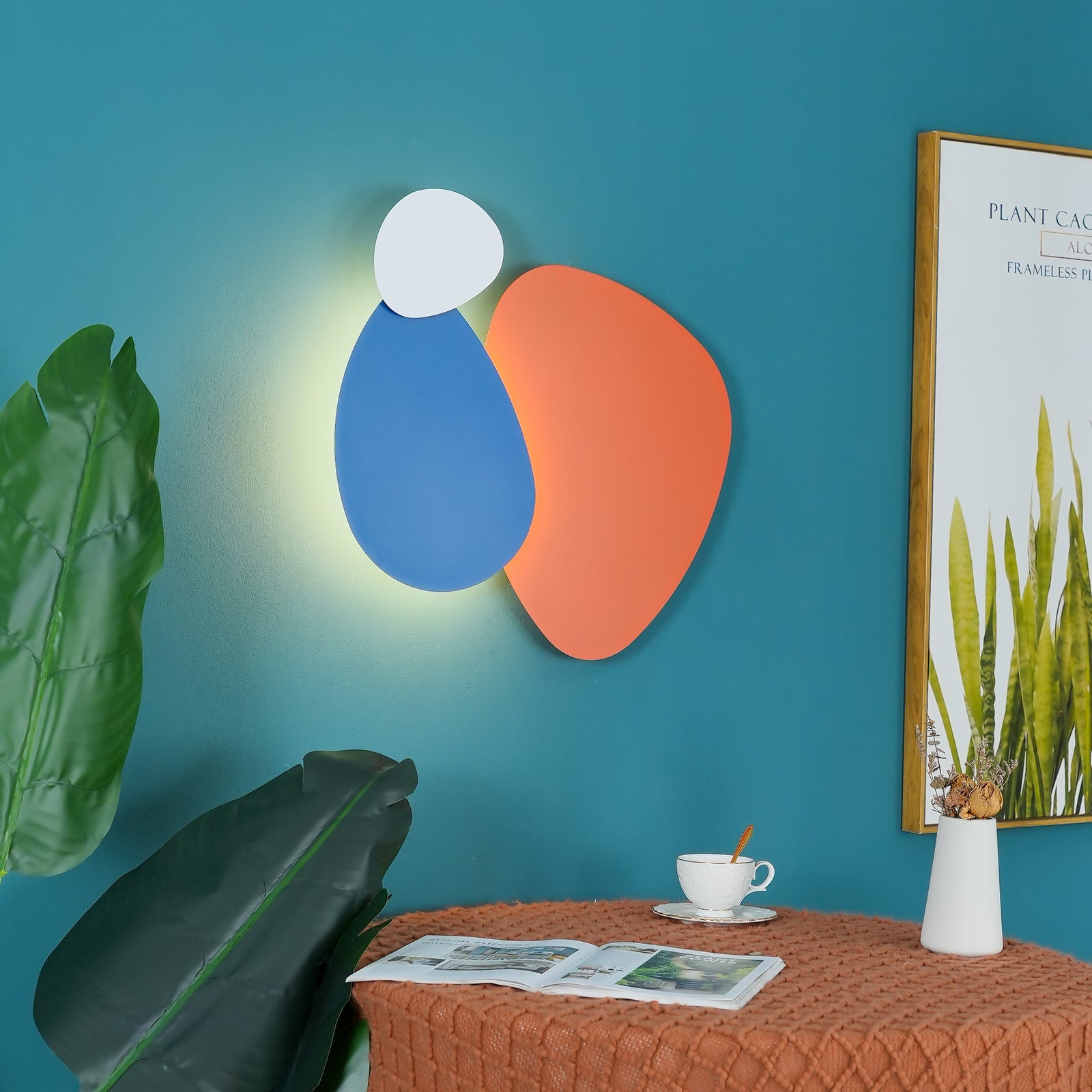 Tria Wall Light