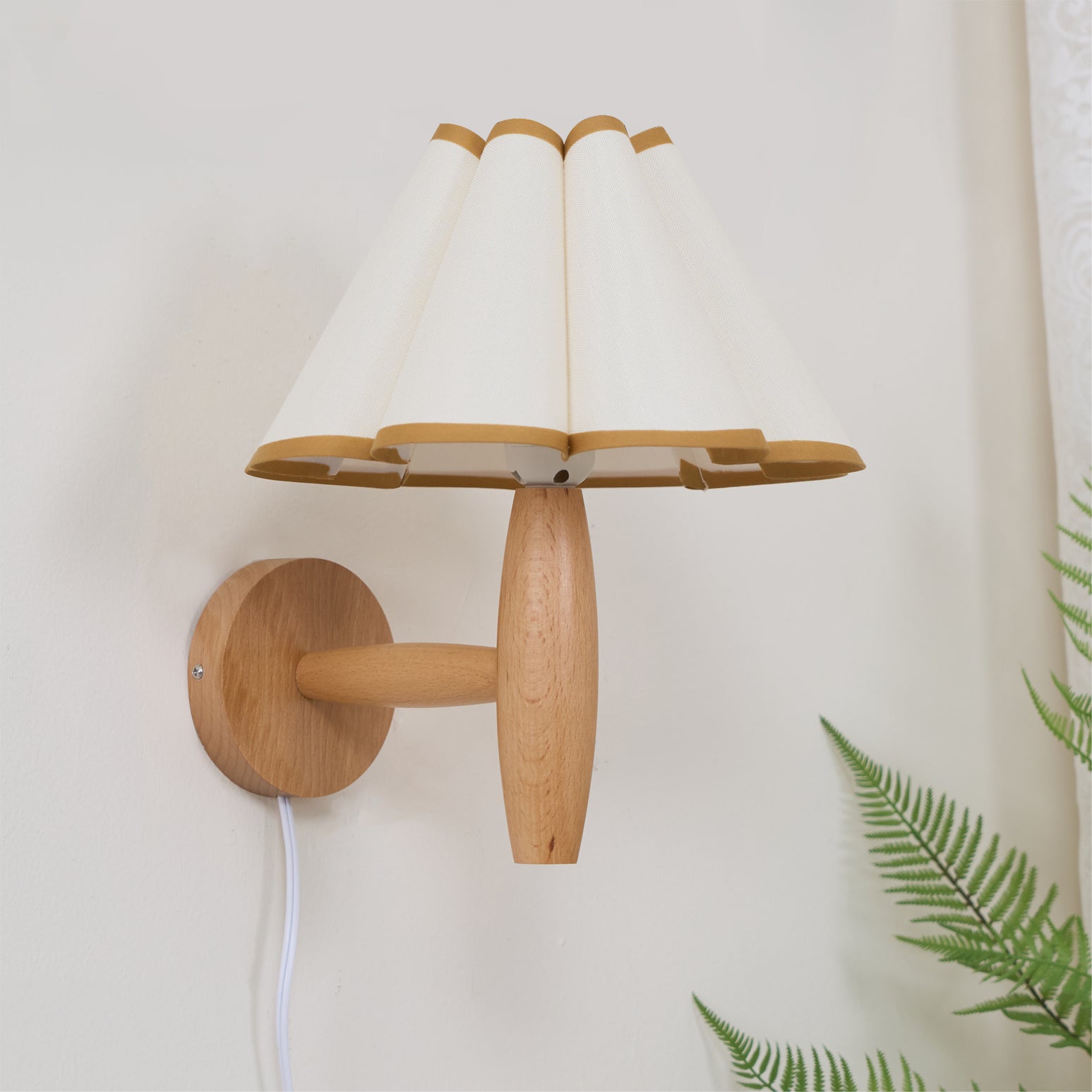 Vintage Fluted Plug In Wall Lamp