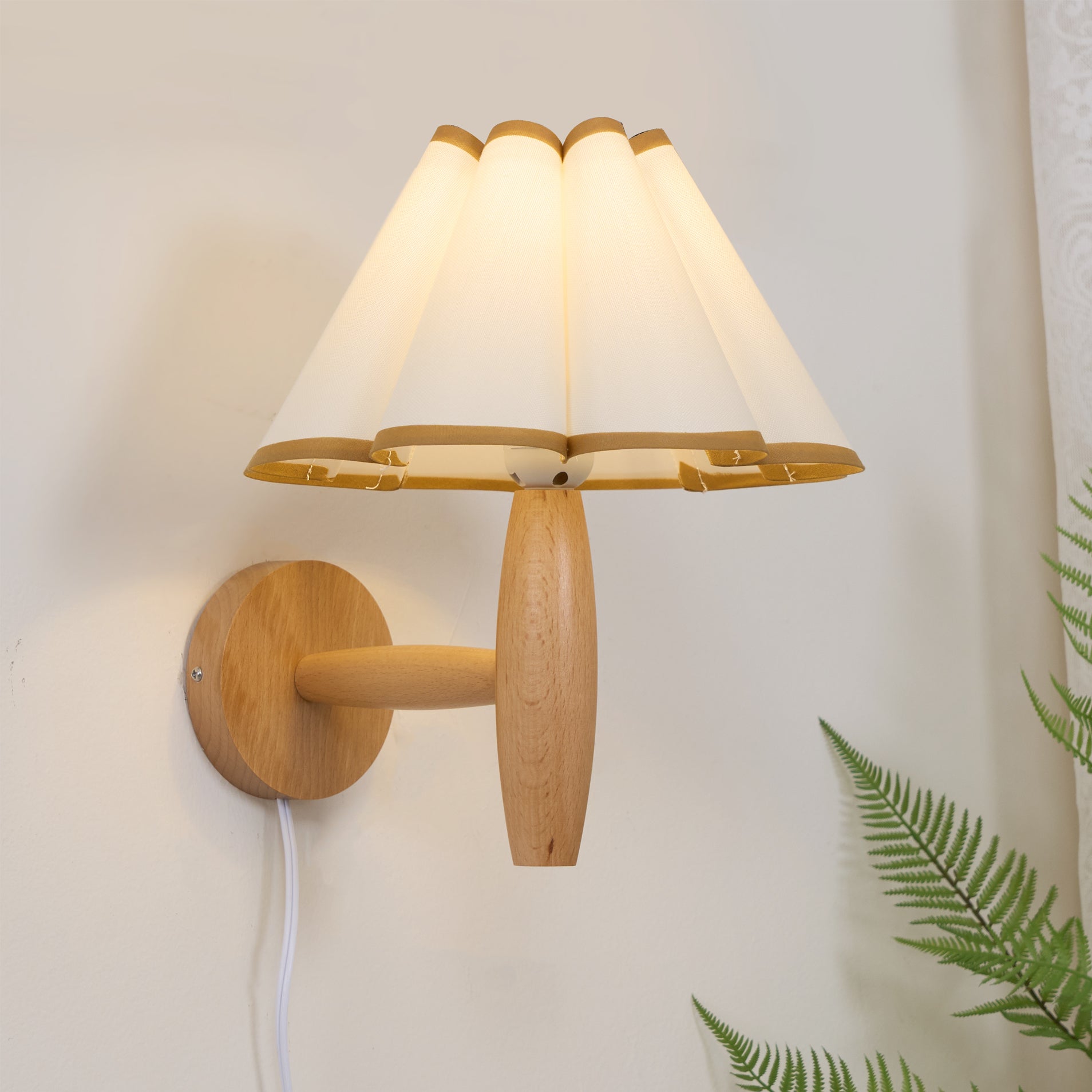 Vintage Fluted Plug In Wall Lamp