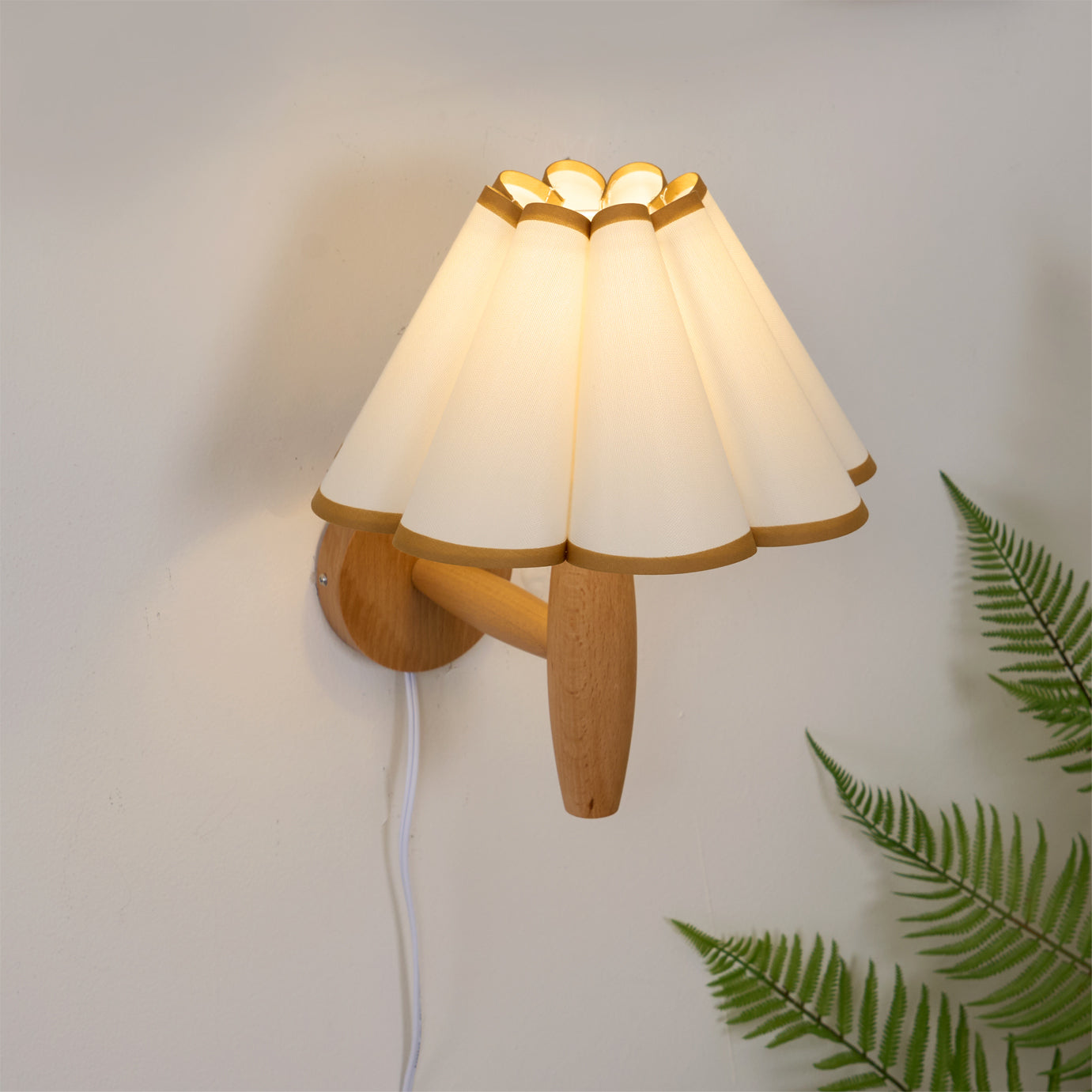 Vintage Fluted Plug In Wall Lamp