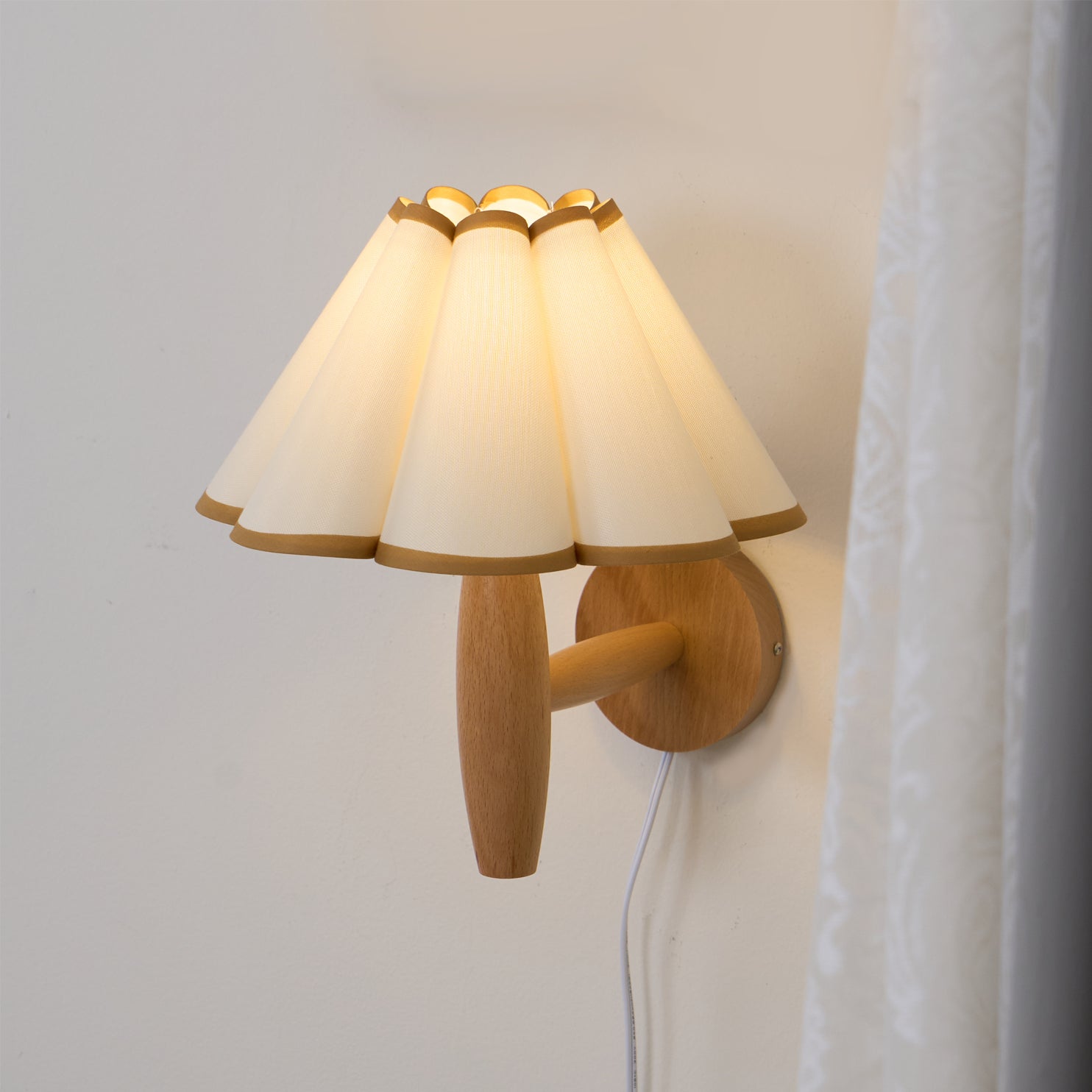 Vintage Fluted Plug In Wall Lamp