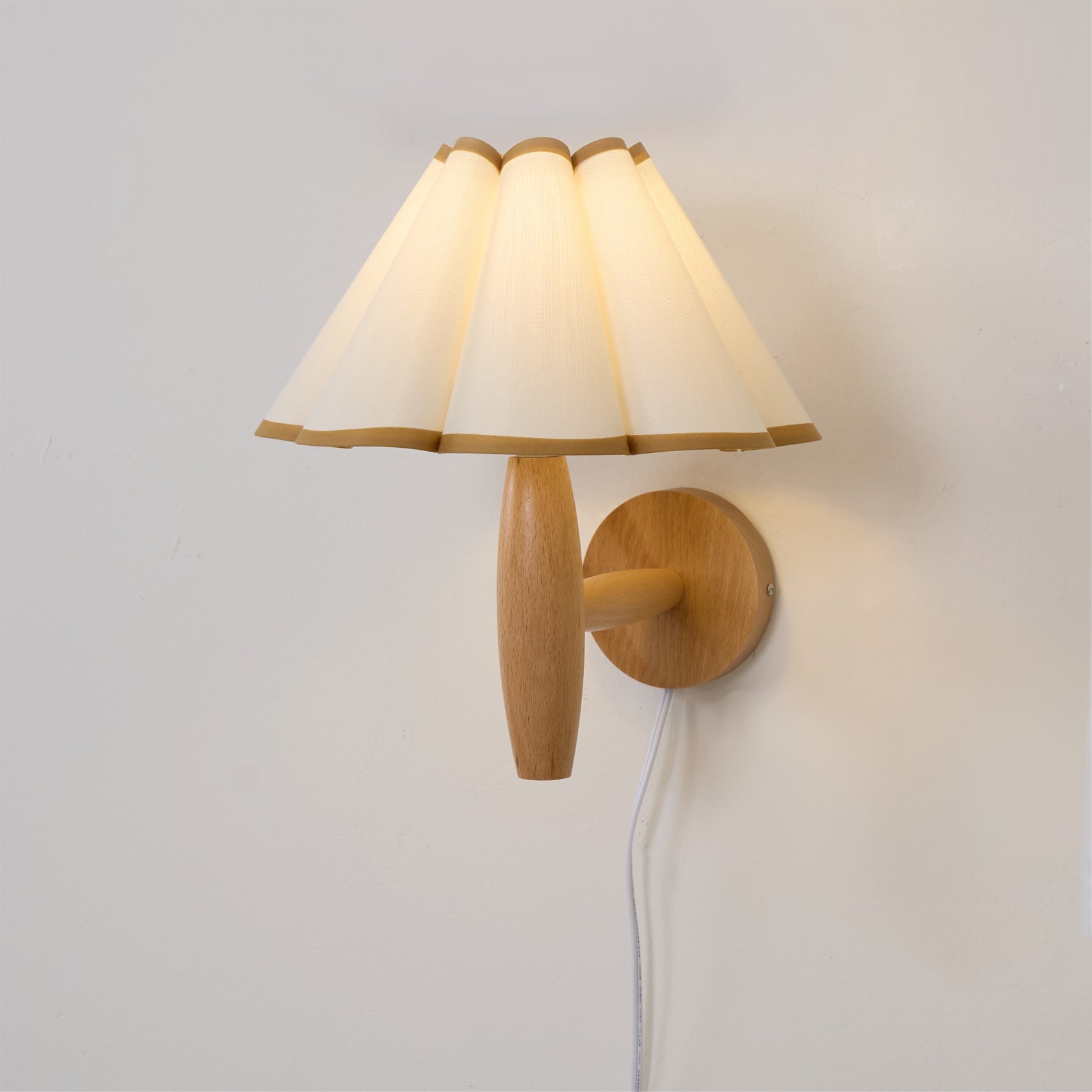 Vintage Fluted Plug In Wall Lamp