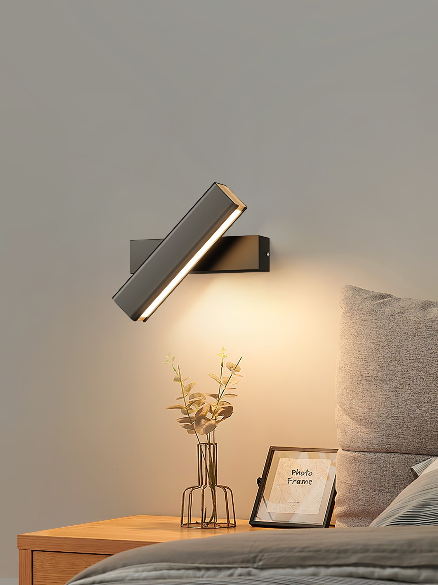 Clasp Wall Lamp