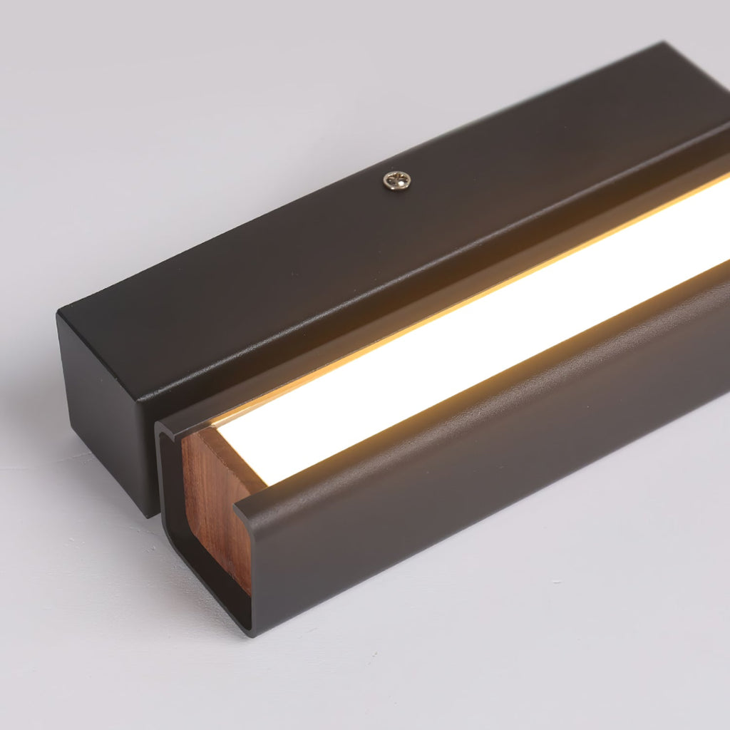 Clasp Wall Lamp